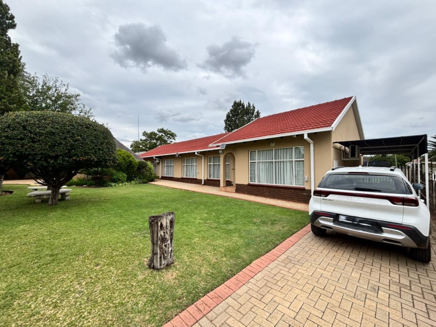 4 Bedroom Property for Sale in La Hoff North West